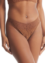 Hanky Panky Signature Lace Original Rise Thong - Macchiato-Hand In Pocket